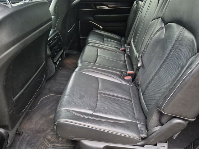 2023 Jeep Wagoneer Base