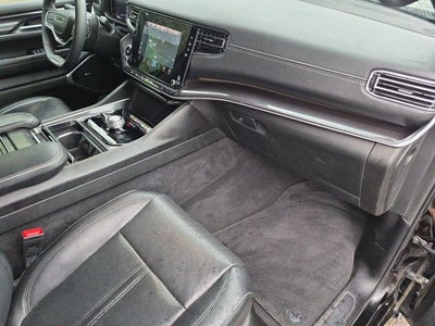 2023 Jeep Wagoneer Base