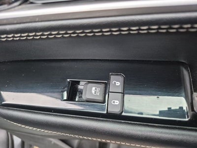 2023 Jeep Wagoneer Base