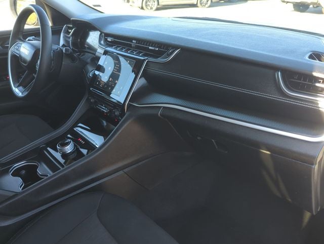 2023 Jeep Grand Cherokee Laredo 4x4