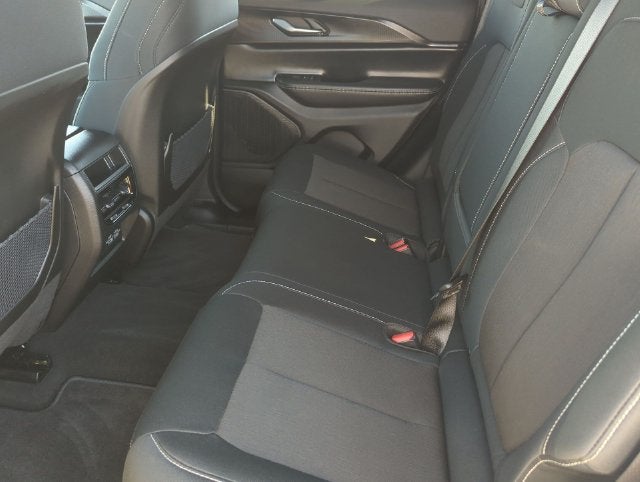 2025 Jeep Grand Cherokee Laredo X 4x4