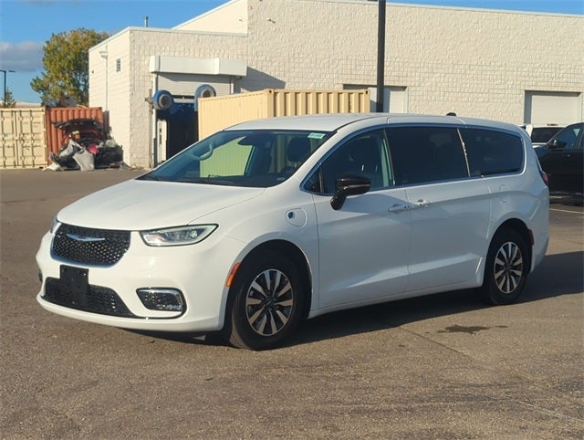 2024 Chrysler Pacifica Hybrid Select