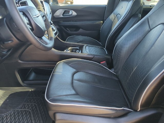 2025 Chrysler Pacifica Limited AWD