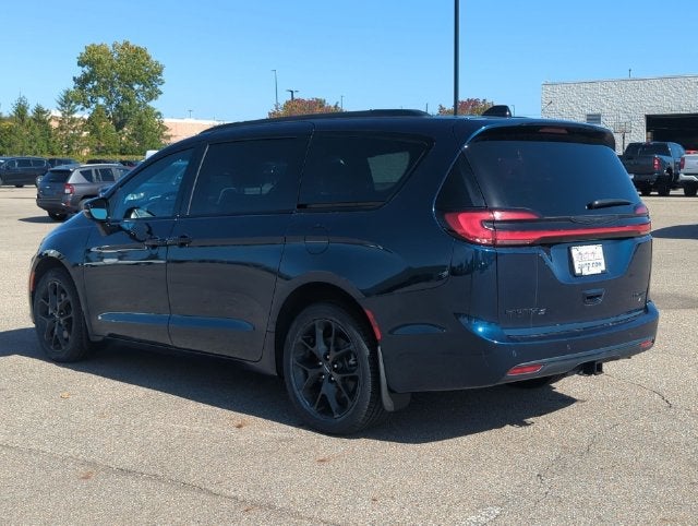 2025 Chrysler Pacifica Limited AWD