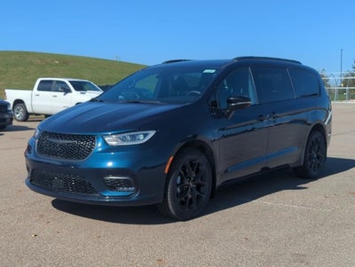 2025 Chrysler Pacifica Limited AWD
