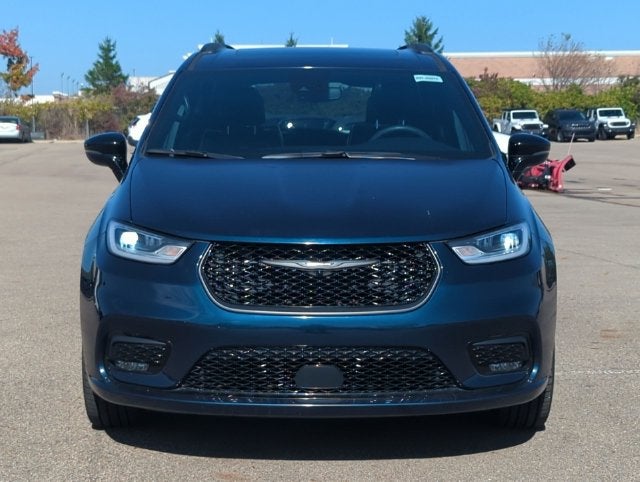 2025 Chrysler Pacifica Limited AWD