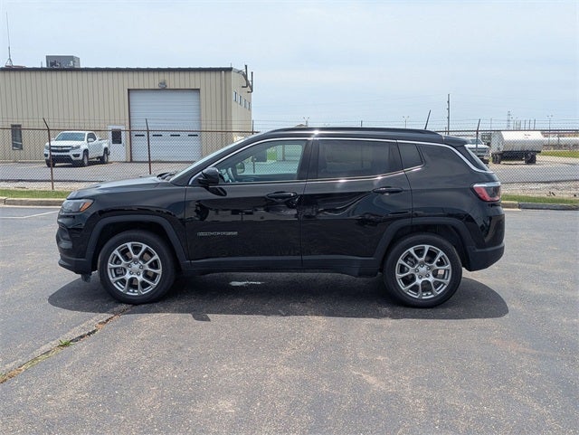 2024 Jeep Compass Latitude Lux FWD