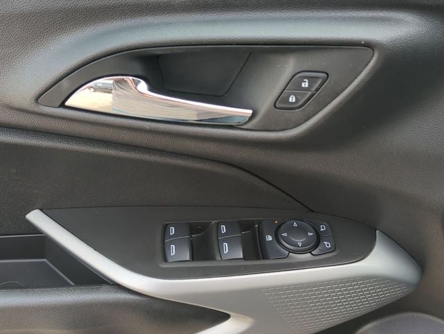 2025 Chevrolet Trax FWD LS