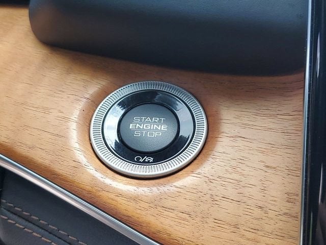 2022 Jeep Grand Cherokee Summit