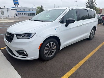 2024 Chrysler Pacifica Hybrid Select