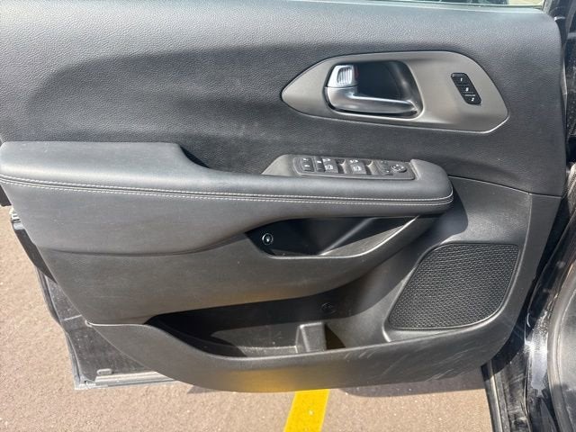 2025 Chrysler Pacifica Hybrid Select