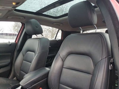 2017 INFINITI QX30 Premium