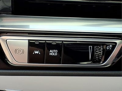 2024 Cadillac LYRIQ Luxury 2