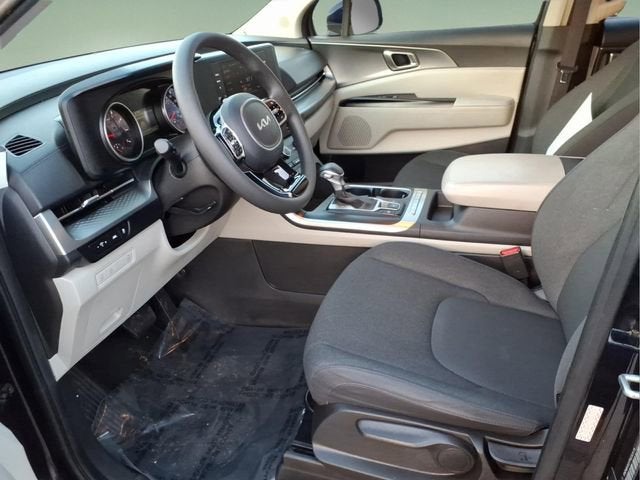 2023 Kia Carnival LX