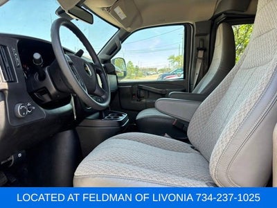 2025 Chevrolet Express Passenger 1LT