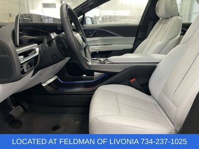 2024 Cadillac LYRIQ Luxury 2