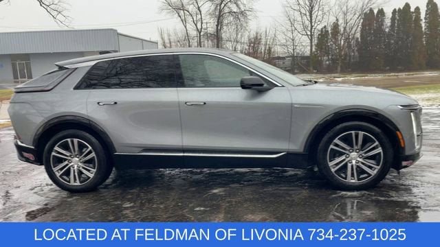 2024 Cadillac LYRIQ Luxury 2