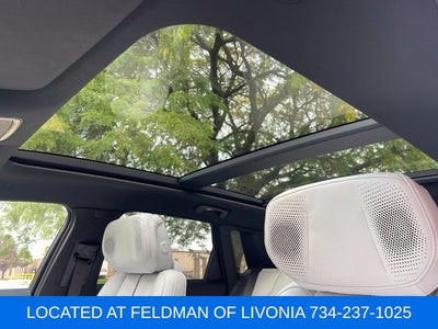 2024 Cadillac LYRIQ Luxury 2