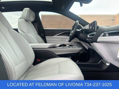 2024 Cadillac LYRIQ Luxury 2