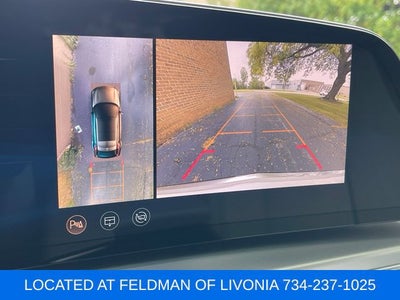2024 Cadillac LYRIQ Luxury 2
