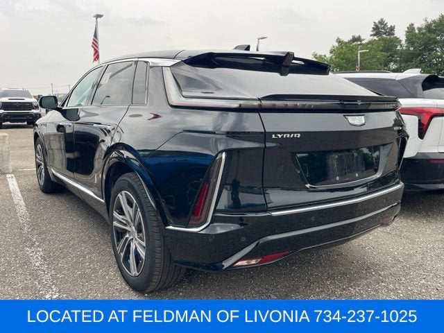 2024 Cadillac LYRIQ Luxury 2