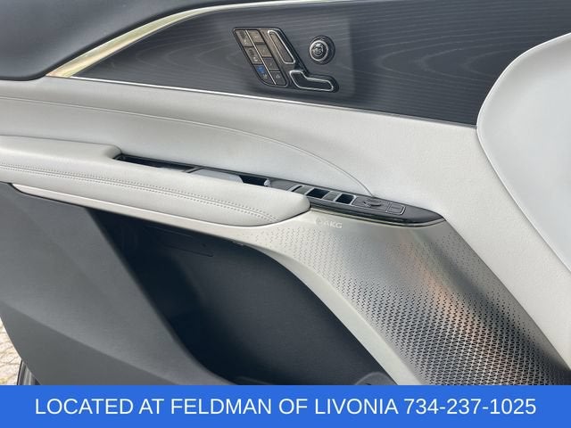 2024 Cadillac LYRIQ Sport 2