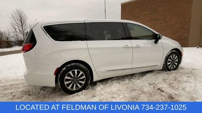 2023 Chrysler Pacifica Hybrid Limited