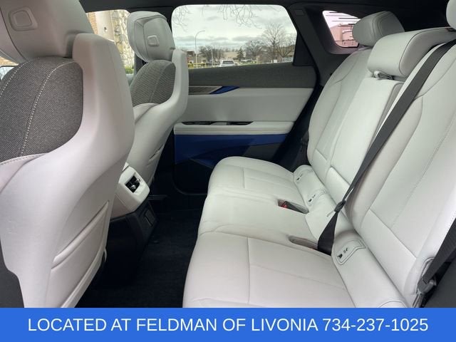 2025 Cadillac OPTIQ Luxury 1