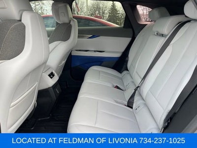 2025 Cadillac OPTIQ Luxury 1