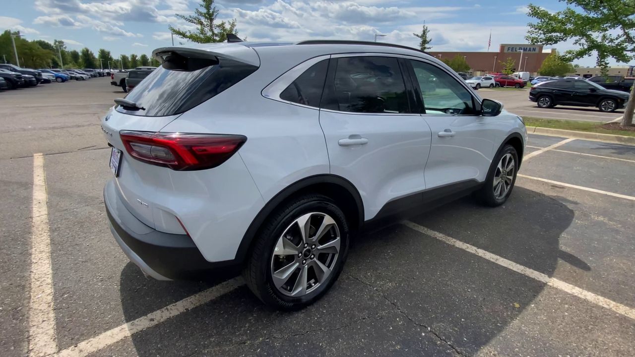 2025 Ford Escape Platinum