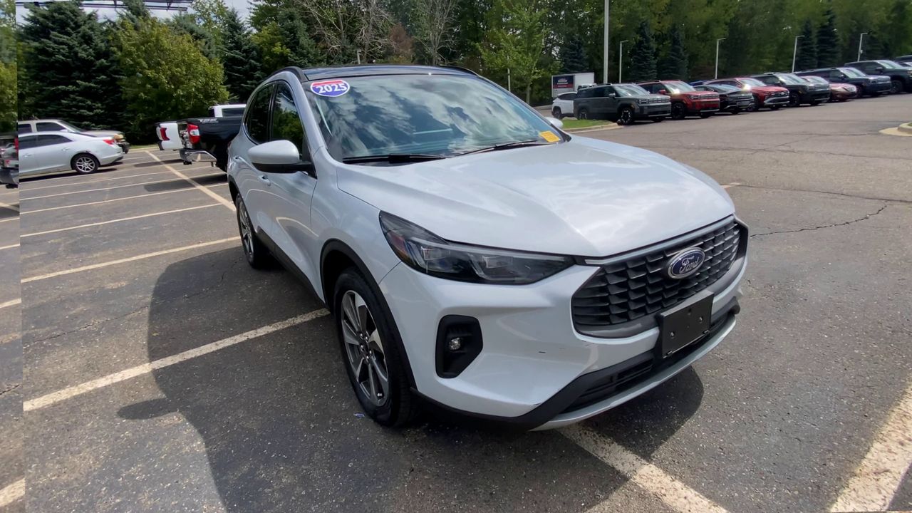 2025 Ford Escape Platinum
