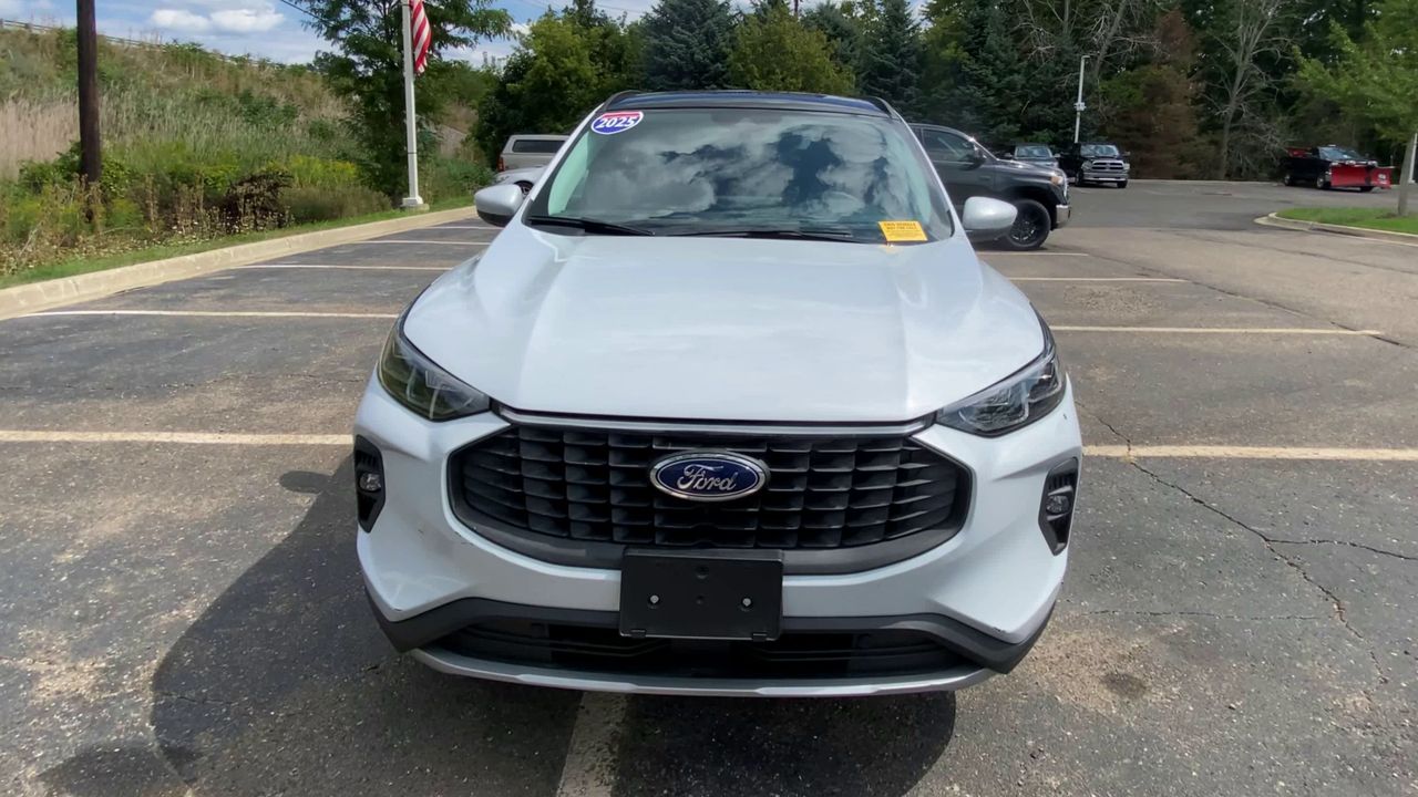 2025 Ford Escape Platinum