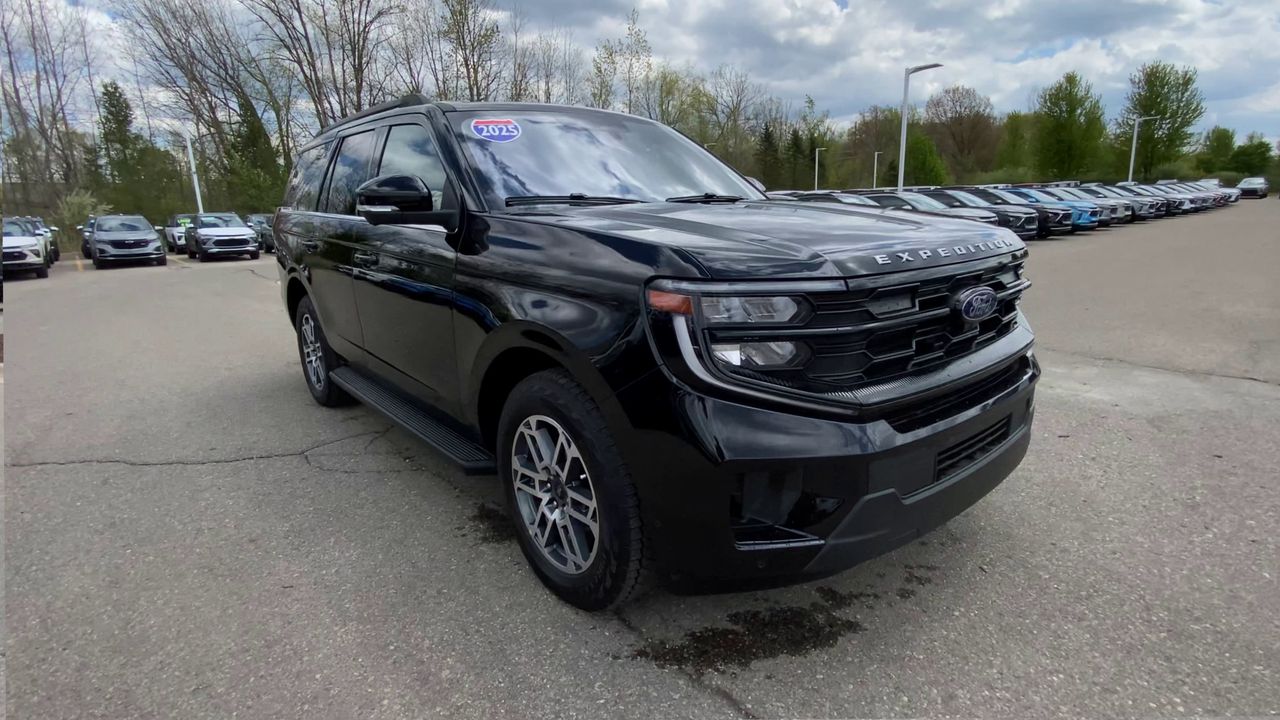 2025 Ford Expedition Active