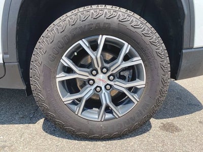 2024 GMC Acadia AT4