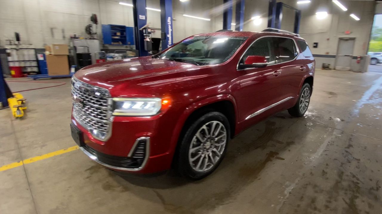 2023 GMC Acadia Denali