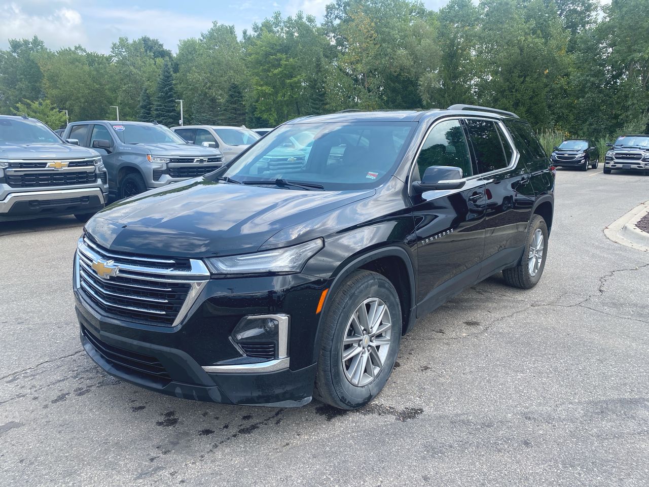 2023 Chevrolet Traverse LT Cloth