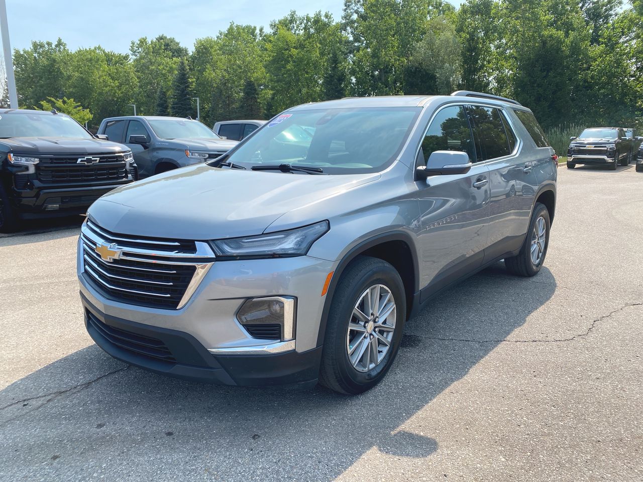 2023 Chevrolet Traverse LT Cloth