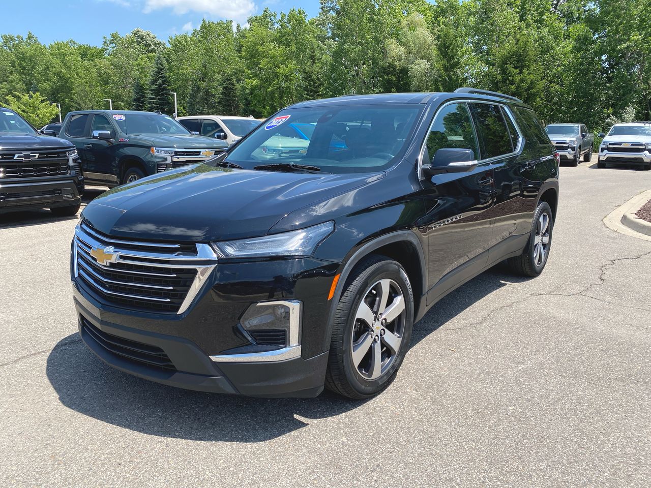 2023 Chevrolet Traverse LT Leather