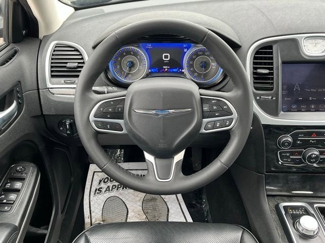 2023 Chrysler 300 Touring L