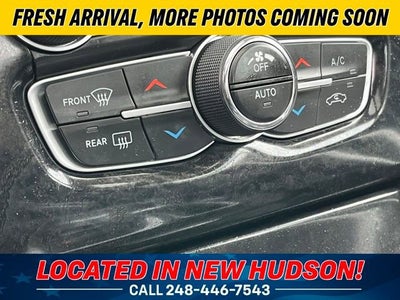 2023 Chrysler 300 Touring L