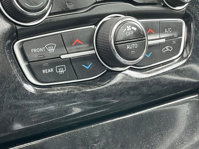 2023 Chrysler 300 Touring L