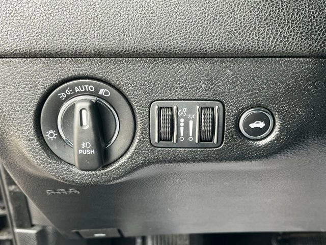 2023 Chrysler 300 Touring L