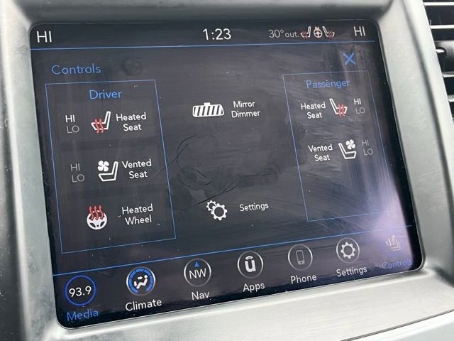 2023 Chrysler 300 Touring L