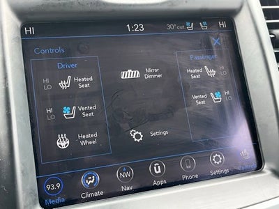 2023 Chrysler 300 Touring L