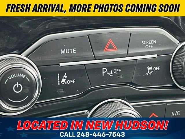 2023 Chrysler 300 Touring L