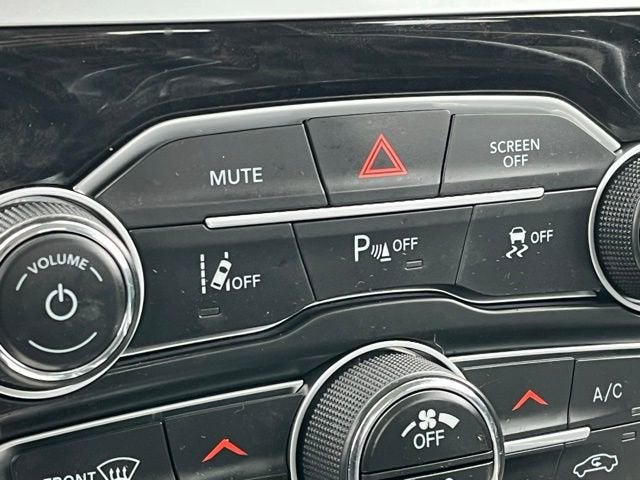 2023 Chrysler 300 Touring L