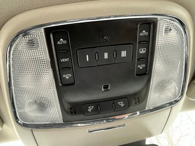 2023 Chrysler 300 Touring L