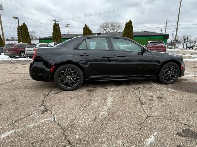 2023 Chrysler 300 Touring L