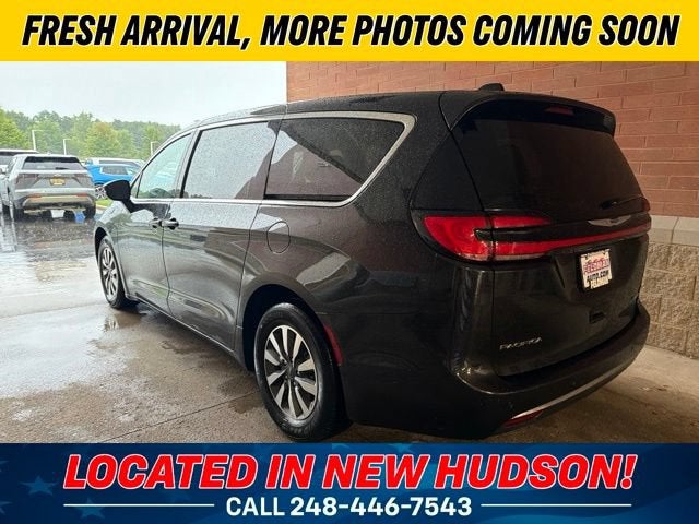 2023 Chrysler Pacifica Hybrid Touring L