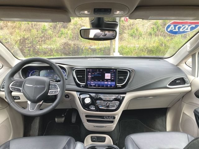 2024 Chrysler Pacifica Hybrid Select
